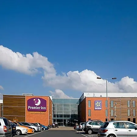 Premier Inn London Heathrow Airport T2 & T3 - Bath Road-2